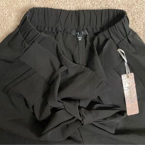 Iris Basic Pants Black Sz M NEW With Tags
